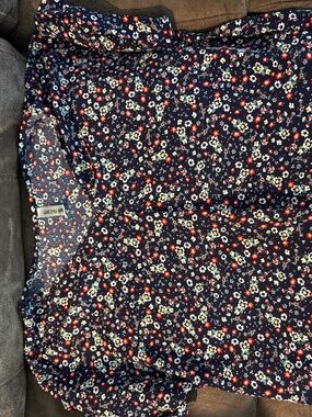 Short sleeve floral blouse